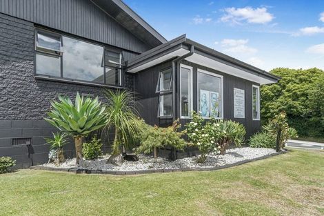 Photo of property in 32 Chedworth Avenue, Chedworth, Hamilton, 3210