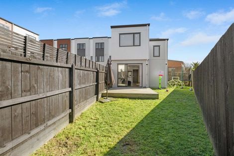 Photo of property in 9/3 Abbotleigh Avenue, Te Atatu Peninsula, Auckland, 0610