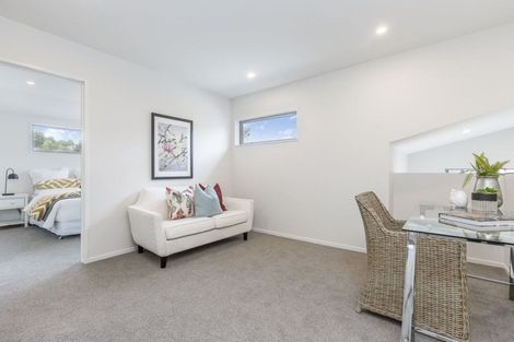 Photo of property in 17 Normanton Street, Glenfield, Auckland, 0629