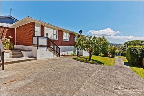 Photo of property in 2/4 Kowhai Road, Campbells Bay, Auckland, 0630