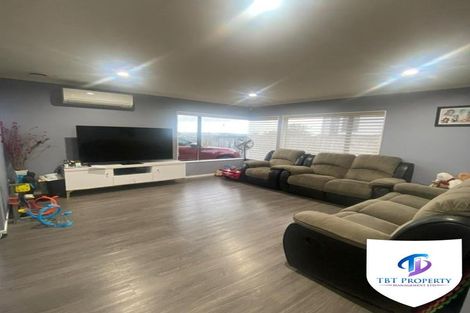 Photo of property in 11 Arrowsmith Drive, Clover Park, Auckland, 2019