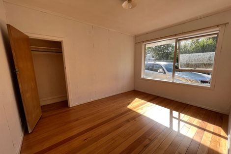 Photo of property in 2 Griffen Park Road, Mount Roskill, Auckland, 1041
