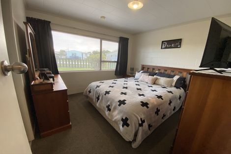 Photo of property in 22d High Street, Eltham, 4322