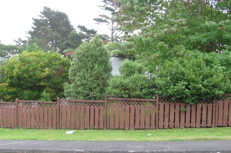 Photo of property in 96 Kemp Road, Massey, Auckland, 0614