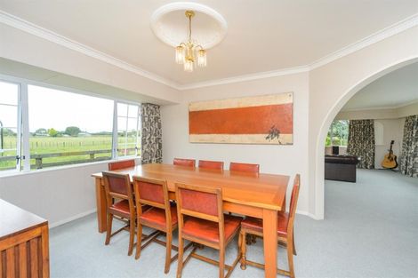 Photo of property in 130 Parewanui Road, Bulls, 4894