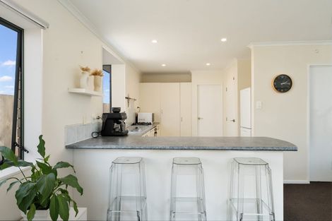 Photo of property in 33 Woodford Avenue, Henderson, Auckland, 0610