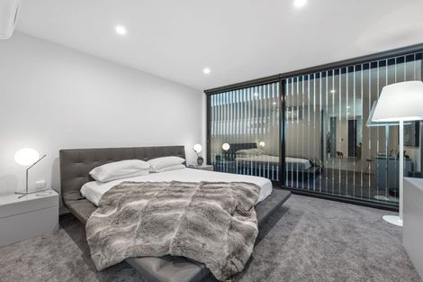 Photo of property in 314a Hurstmere Road, Takapuna, Auckland, 0622