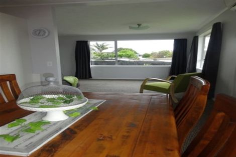 Photo of property in 4 Leaming Place, Clarks Beach, 2122