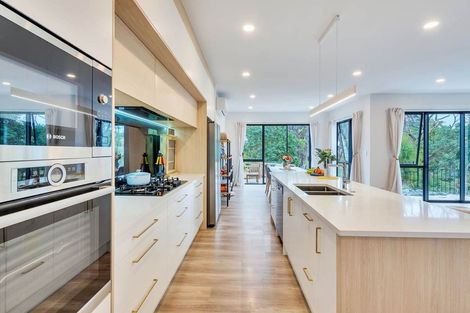 Photo of property in 14 Sauterne Road, Kumeu, 0810