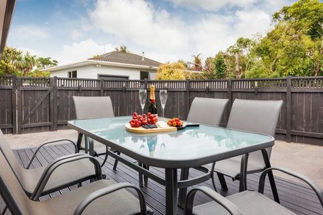 Photo of property in 4 Ruamahanga Crescent, Terrace End, Palmerston North, 4410