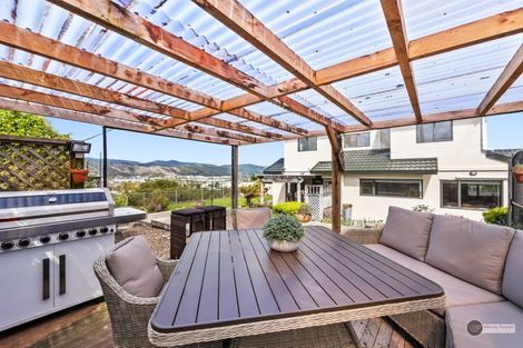 Photo of property in 2 Kirton Drive, Riverstone Terraces, Upper Hutt, 5018