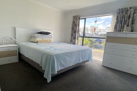 Photo of property in 4 Frank Newton Road, Swanson, Auckland, 0614