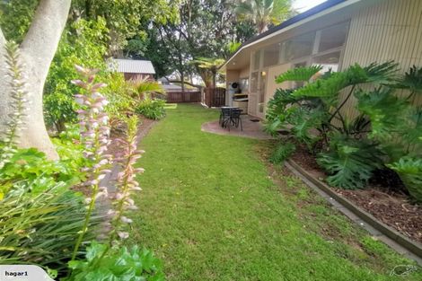 Photo of property in 2 Bushlands Place, Opaheke, Papakura, 2113