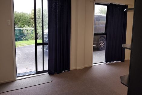 Photo of property in 78 Totaravale Drive, Totara Vale, Auckland, 0629