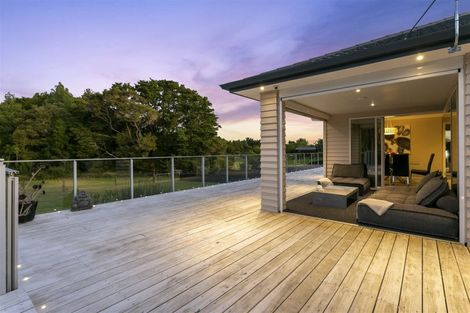 Photo of property in 21 Kahika Grove, Huapai, Kumeu, 0810
