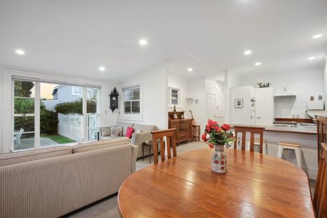 Photo of property in 1/14 Beach Road, Northcote Point, Auckland, 0627