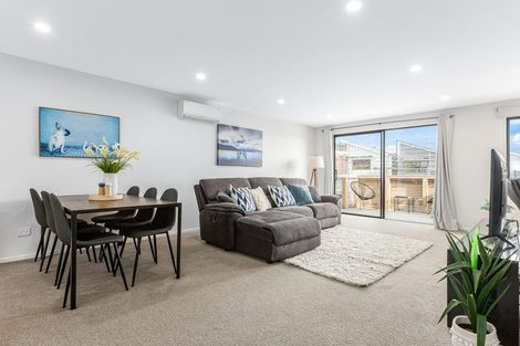 Photo of property in 43 Oakum Road, Whitby, Porirua, 5024