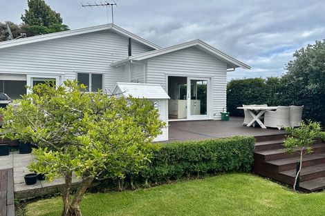 Photo of property in 13 Pukenui Street, Strandon, New Plymouth, 4312