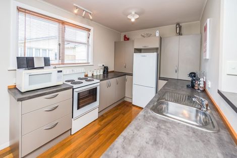 Photo of property in 12 Bignell Street, Gonville, Whanganui, 4501