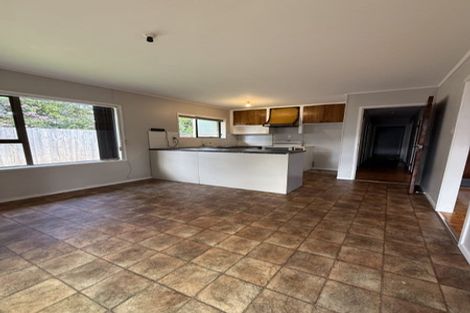 Photo of property in 2/14 Ti Nana Crescent, Henderson, Auckland, 0610