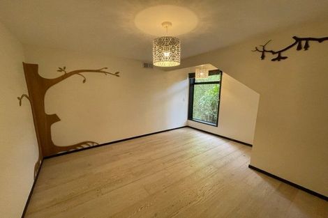 Photo of property in 20 Heathcote Road, Castor Bay, Auckland, 0620