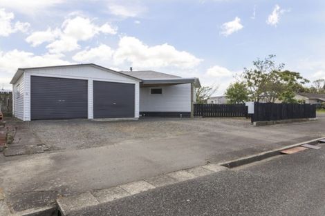 Photo of property in 9 Seddon Street, Dannevirke, 4930