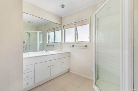 Photo of property in 1/36 Saddleback Rise, Murrays Bay, Auckland, 0630