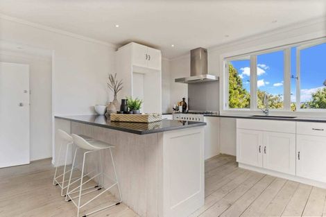Photo of property in 12 Tindalls Bay Road, Tindalls Beach, Whangaparaoa, 0930