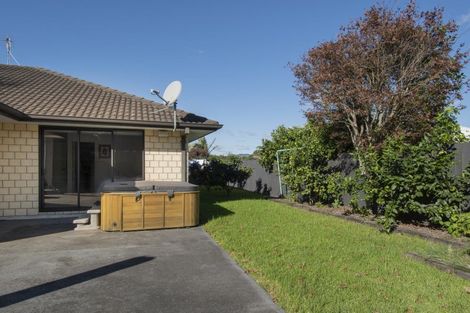 Photo of property in 36 Inverness Drive, Pyes Pa, Tauranga, 3112