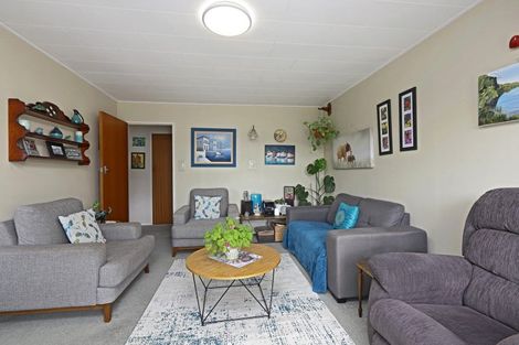 Photo of property in 2/507 Eastbourne Street East, Hastings, 4122