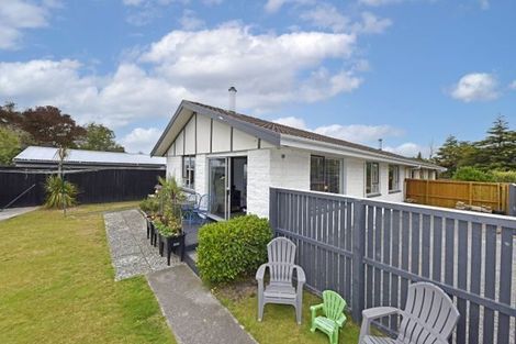 Photo of property in 2/50 Valecrest Avenue, Parklands, Christchurch, 8083