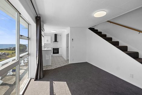 Photo of property in 27a Port View Crescent, Moturoa, New Plymouth, 4310