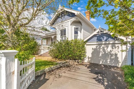 Photo of property in 3 Turnbull Road, Narrow Neck, Auckland, 0624