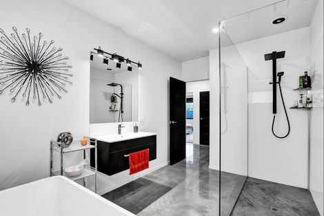 Photo of property in 4 Cessna Lane, Glen Avon, New Plymouth, 4312