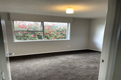 Photo of property in 104 Lantana Road, Green Bay, Auckland, 0604
