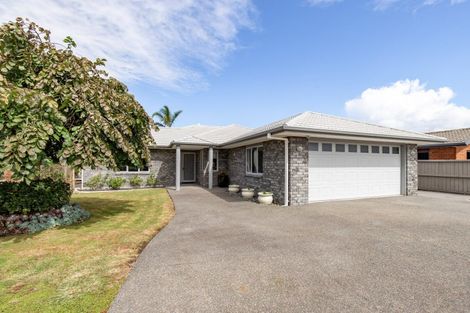 Photo of property in 10 Harris Place, Ngatea, 3503