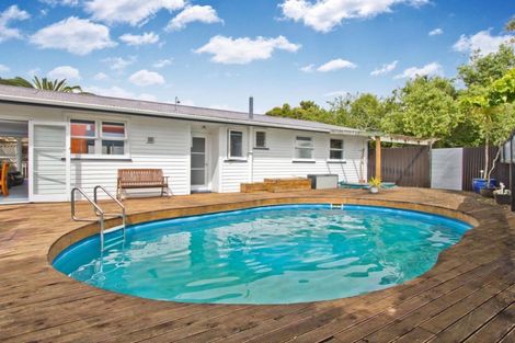 Photo of property in 6 Tamariki Avenue, Kelston, Auckland, 0602