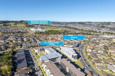 Photo of property in 10/11 Carlos Drive, Flat Bush, Auckland, 2016