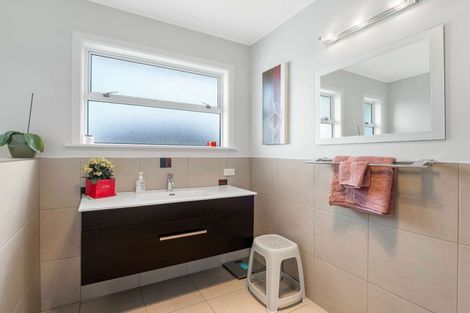 Photo of property in 16 Meadowvale Drive, Levin, 5510