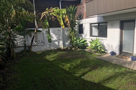 Photo of property in 3/59 Norwood Road, Bayswater, Auckland, 0622