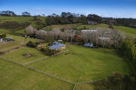Photo of property in 11 Pineview Lane, Helensville, 0875