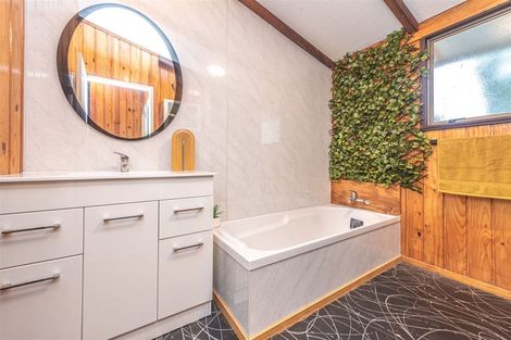 Photo of property in 24 Karyn Street, Castlecliff, Whanganui, 4501