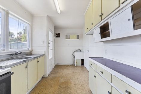 Photo of property in 5 Barnfield Place, Glendene, Auckland, 0602