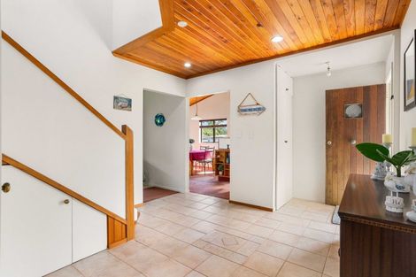 Photo of property in 16 Mount Avenue, Pauanui, Hikuai, 3579
