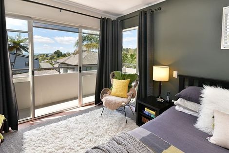 Photo of property in 23a Penguin Drive, Murrays Bay, Auckland, 0630