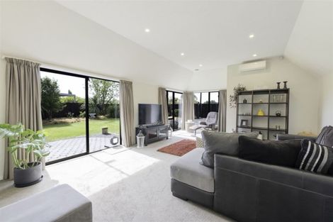 Photo of property in 105 Gardiners Road, Harewood, Christchurch, 8051