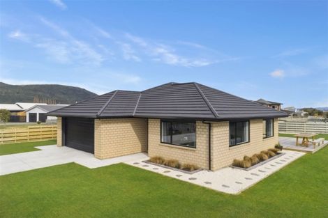 Photo of property in 27 Pukeko Way, Kinloch, Taupo, 3377