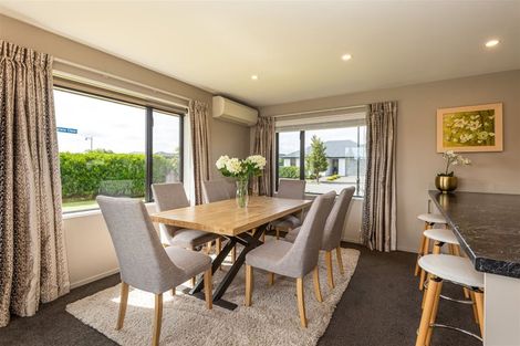 Photo of property in 17 Gosling Crescent, Halswell, Christchurch, 8025