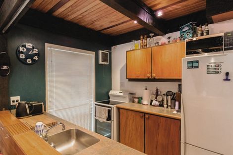 Photo of property in 2a Pitoitoi Road, Days Bay, Lower Hutt, 5013