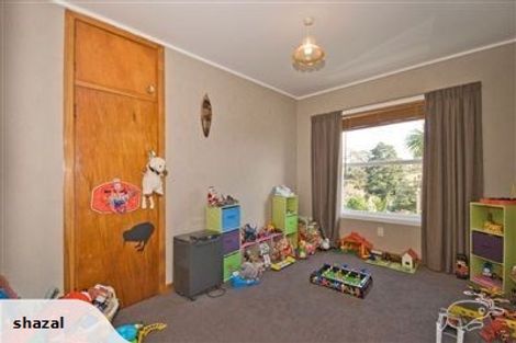Photo of property in 2/1 Cronin Place, Beach Haven, Auckland, 0626